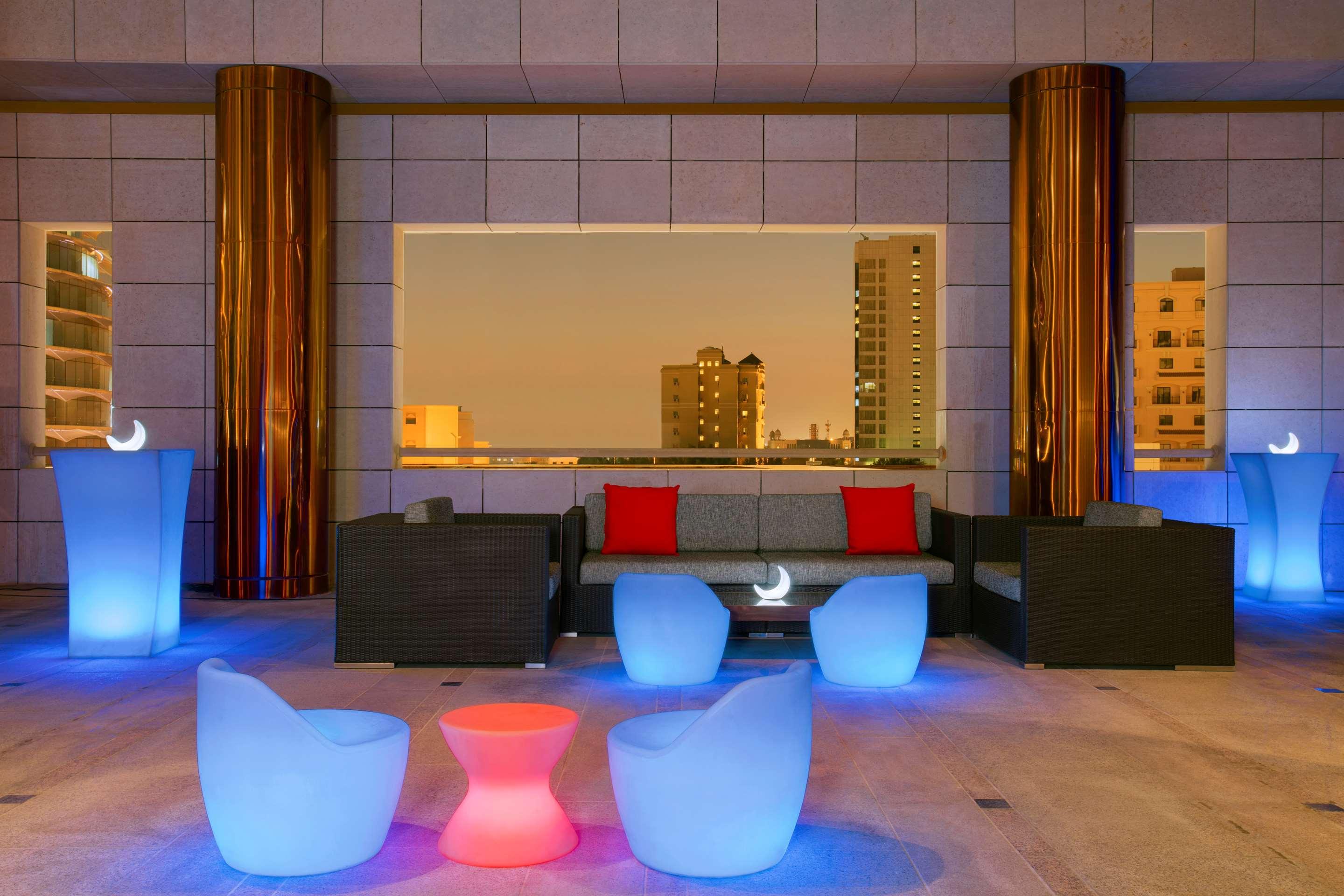 The Westin Doha Hotel & Spa Exterior foto Sky Bar